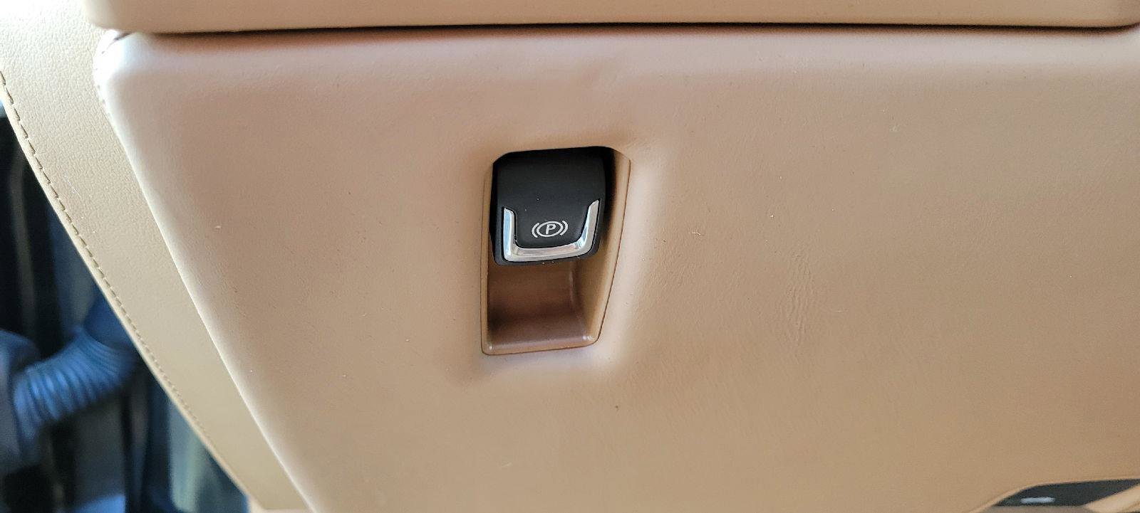 Used 2017 Cadillac Escalade ESV Platinum image 12