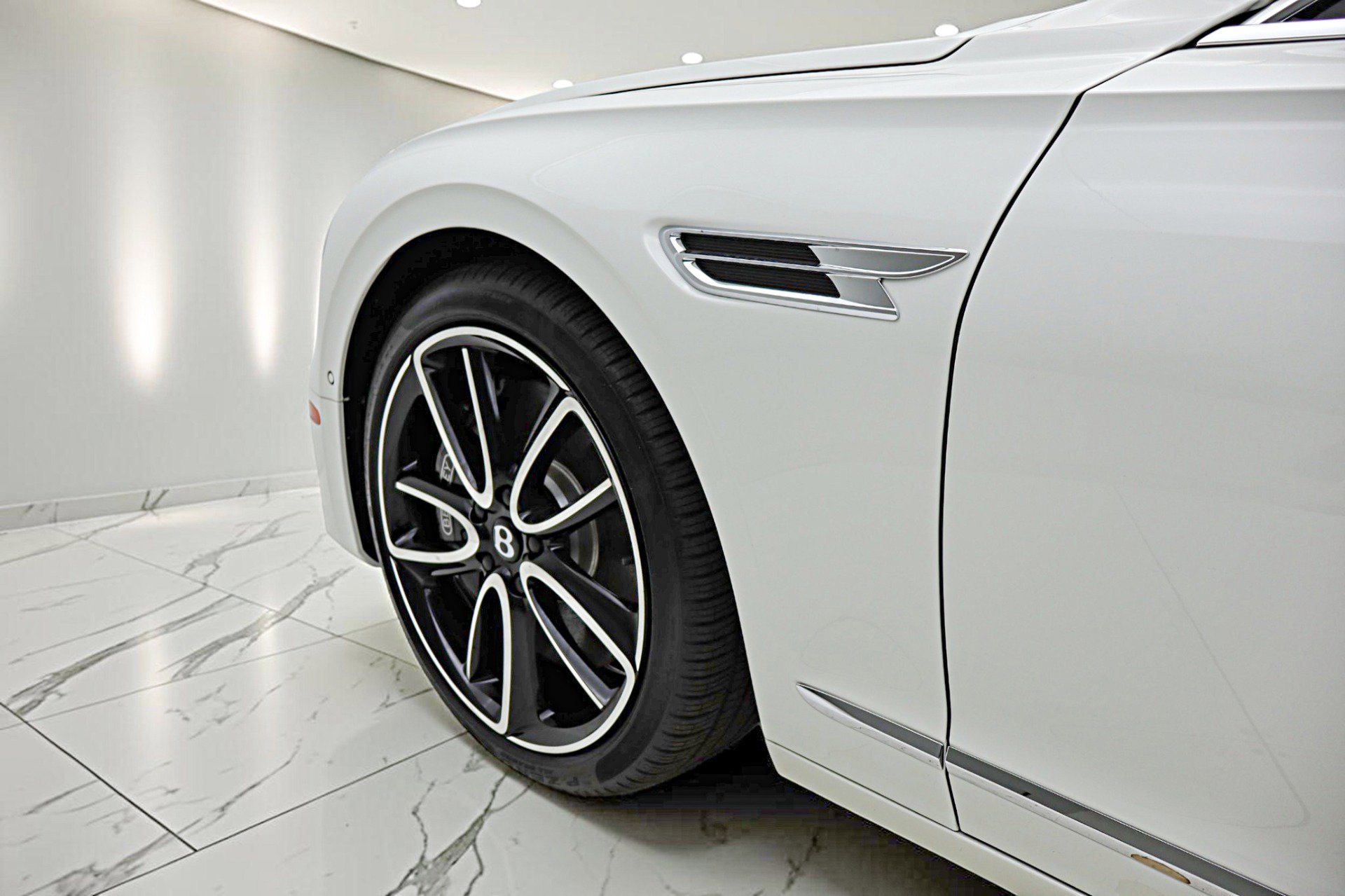 Used 2024 Bentley Flying Spur S V8 image 23