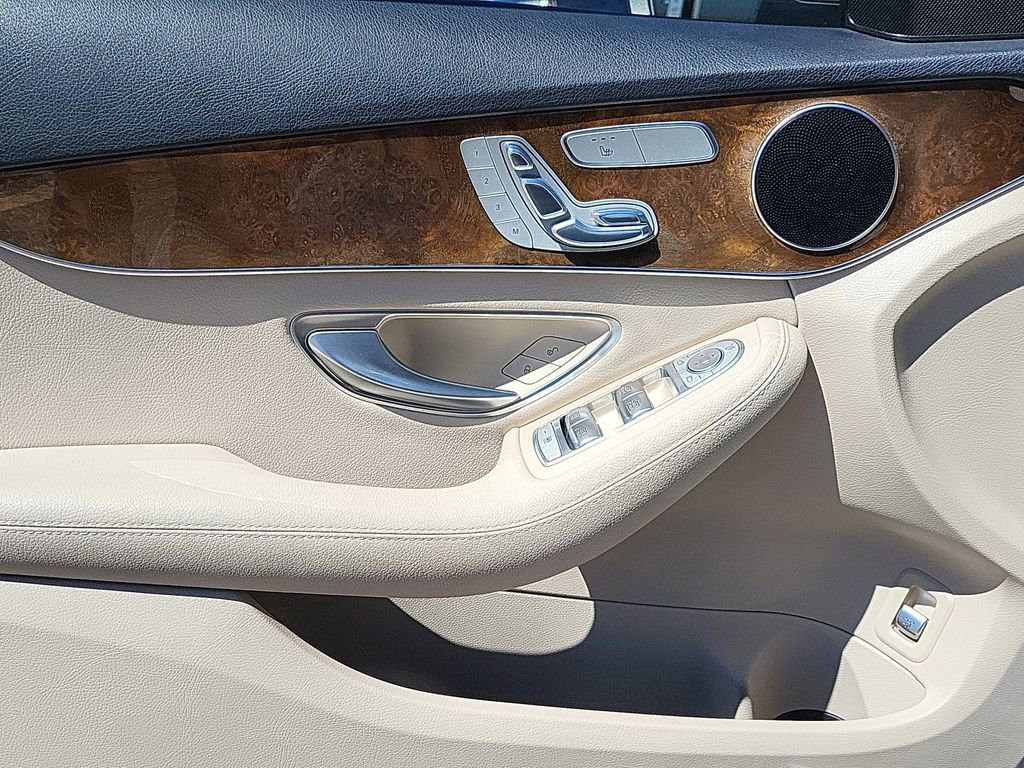 Used 2016 Mercedes-Benz C 300 4MATIC Sedan image 9