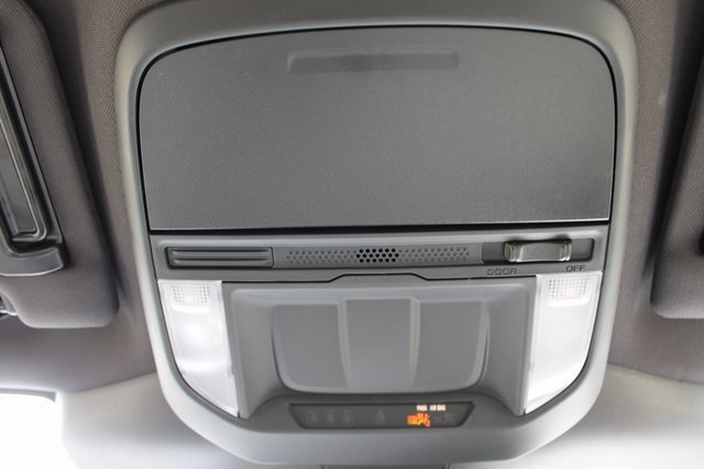 Used 2025 Subaru Forester w/ Convenience Package #1 image 30