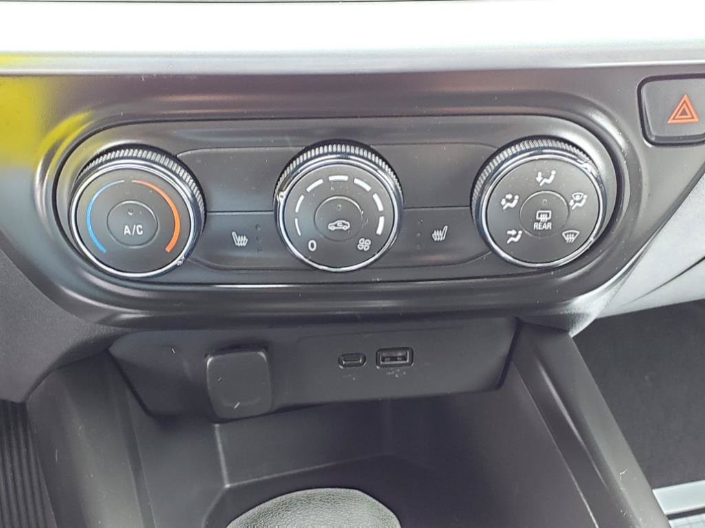 Used 2024 Chevrolet Trax LS w/ LS Convenience Package FWD image 10