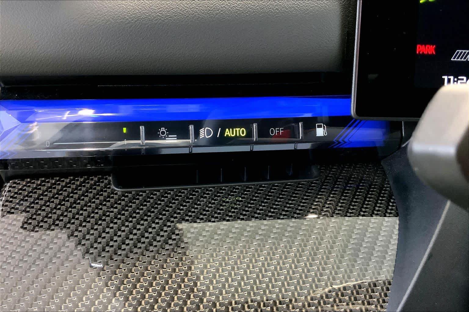 Used 2025 BMW M5 w/ Carbon Package AWD/4WD image 33
