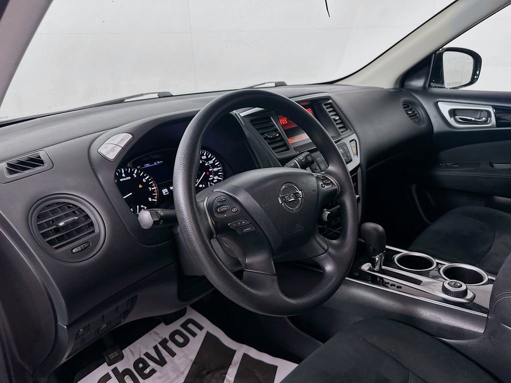 Used 2015 Nissan Pathfinder S image 9