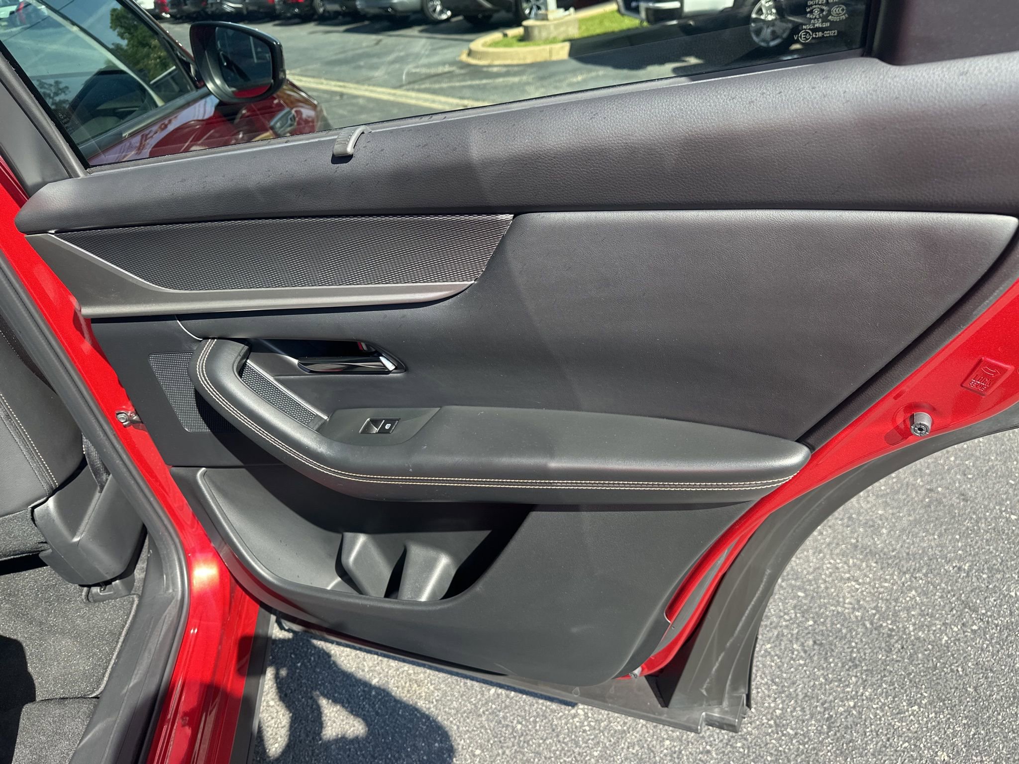 Used 2025 MAZDA CX-70 Plug-In Hybrid w/ Premium Pkg image 12