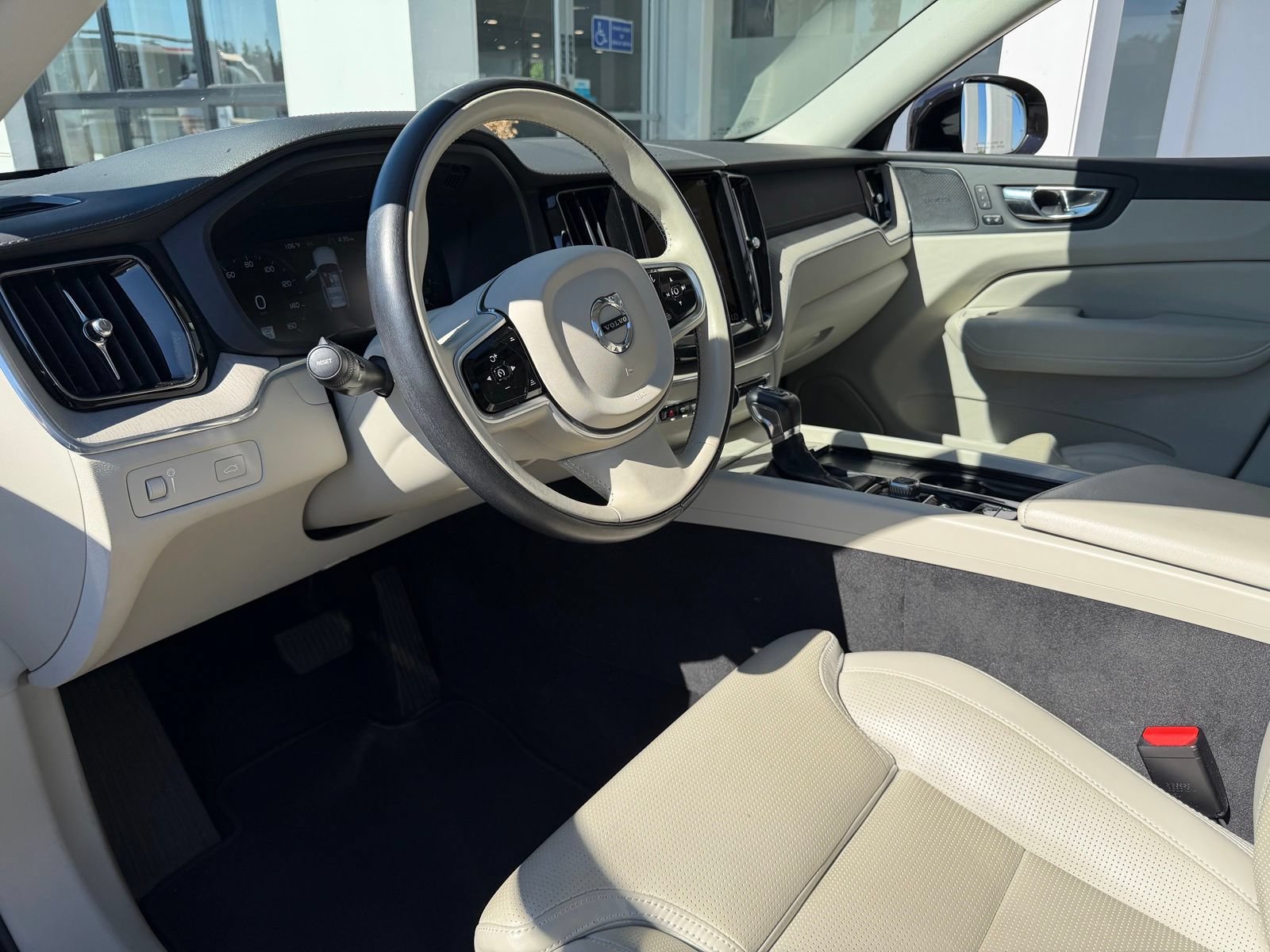 Used 2021 Volvo XC60 T5 Inscription w/ Advanced Package AWD/4WD image 14
