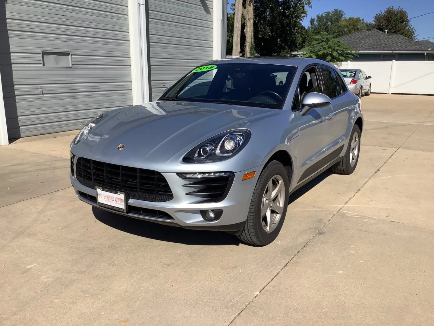 Used 2018 Porsche Macan Sport Edition AWD/4WD image 3