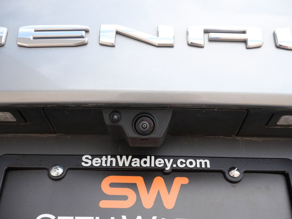 Used 2025 GMC Yukon XL Denali AWD/4WD image 13
