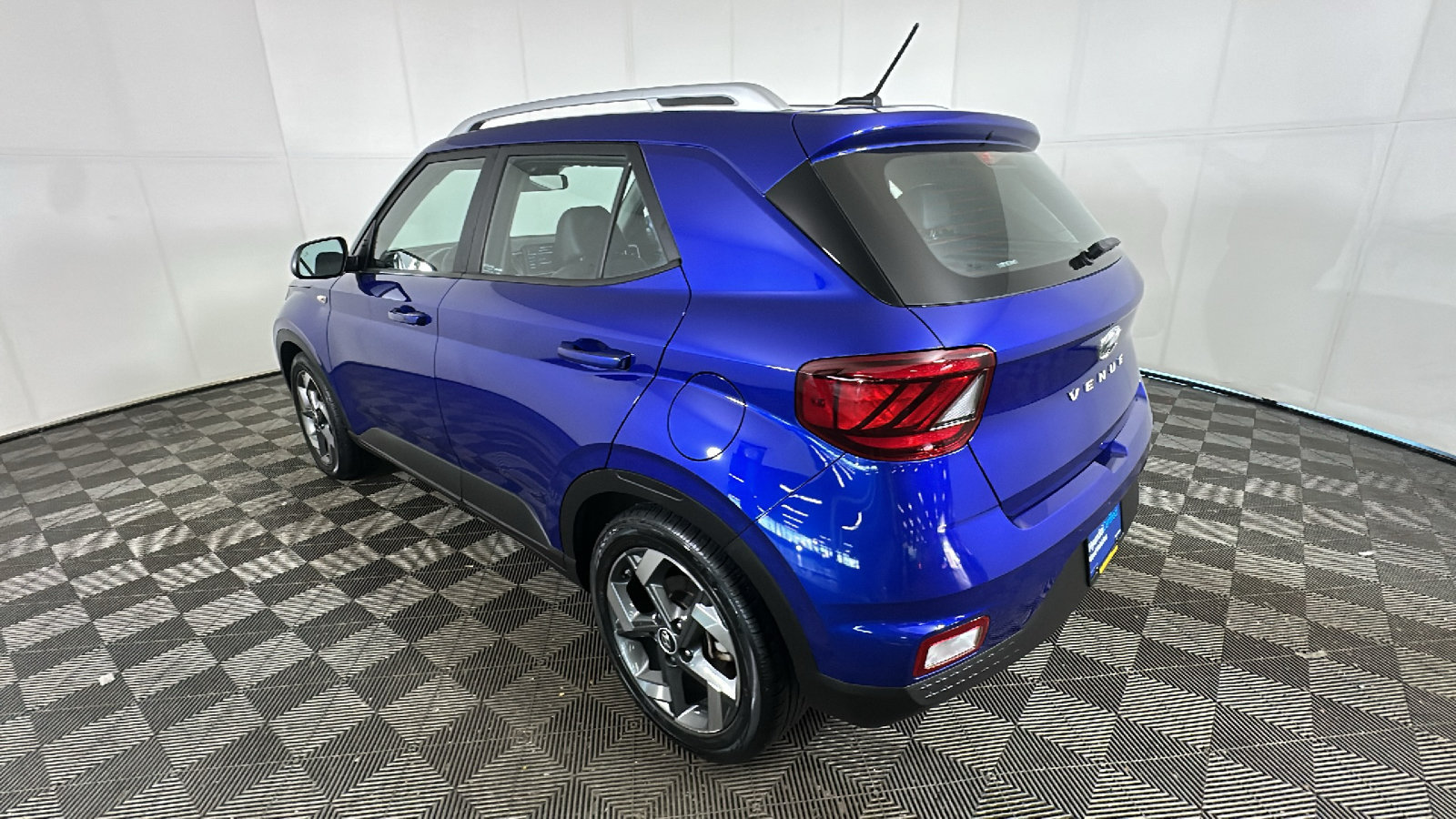 Certified 2023 Hyundai Venue Limited FWD image 5