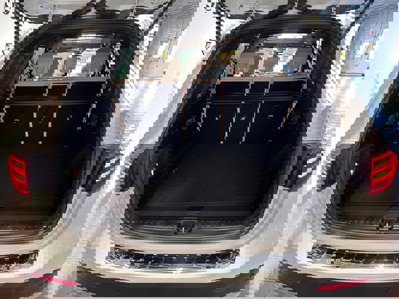 New 2025 Mercedes-Benz GLB 250 4MATIC image 15