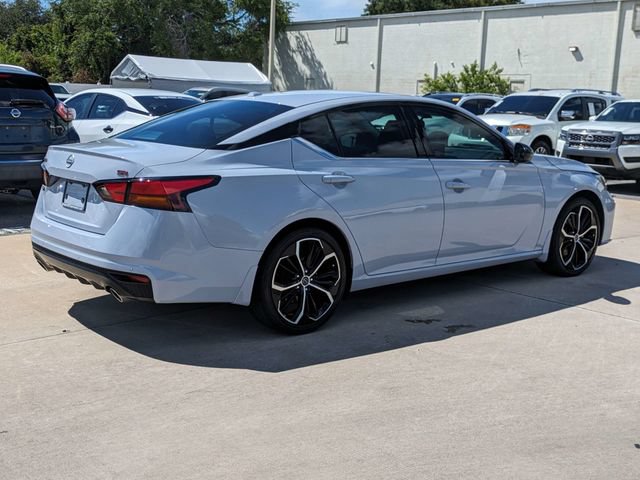 Used 2024 Nissan Altima 2.5 SR w/ SR Premium Package FWD image 5