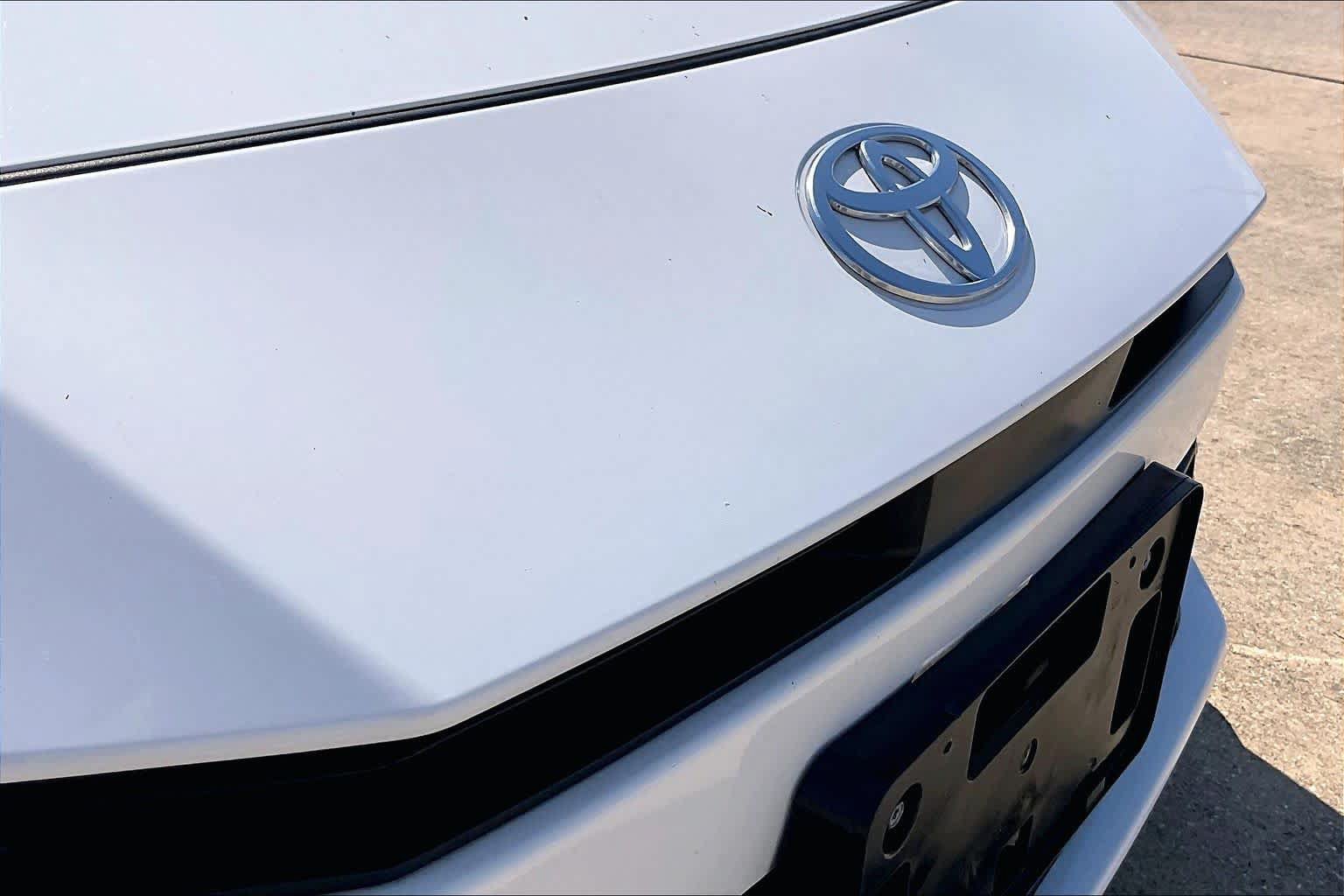 Used 2025 Toyota Camry SE FWD image 59