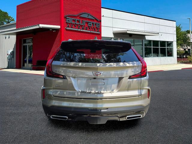 Used 2024 Cadillac XT4 Premium Luxury w/ Technology Package AWD/4WD image 3