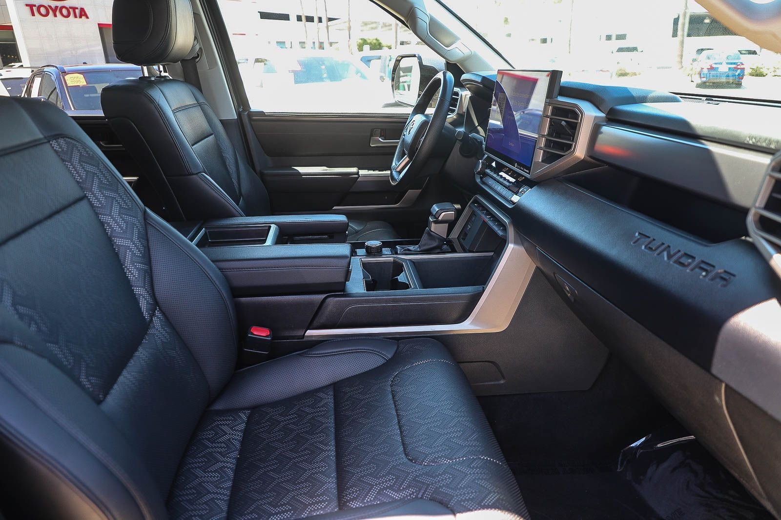 Used 2022 Toyota Tundra SR5 w/ SR5 Premium Package RWD image 15