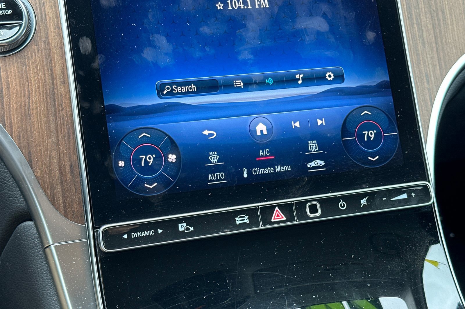 Used 2024 Mercedes-Benz GLC 300 w/ Winter Package image 20