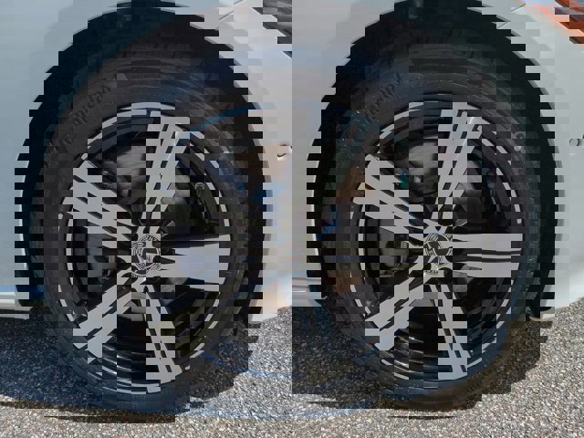 Used 2025 Mercedes-Benz C 300 Sedan image 11