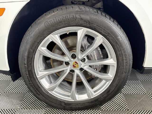 Used 2023 Porsche Macan AWD/4WD image 34