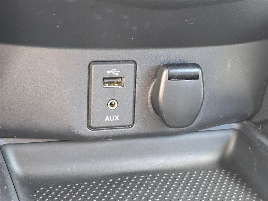 Used 2015 Nissan Rogue SV image 19