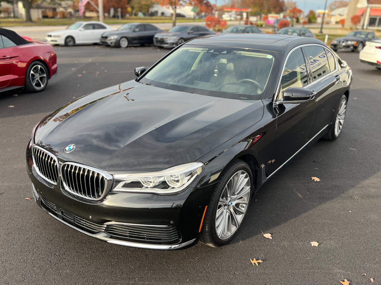 Used 2019 BMW 750i w/ Executive Package image 2