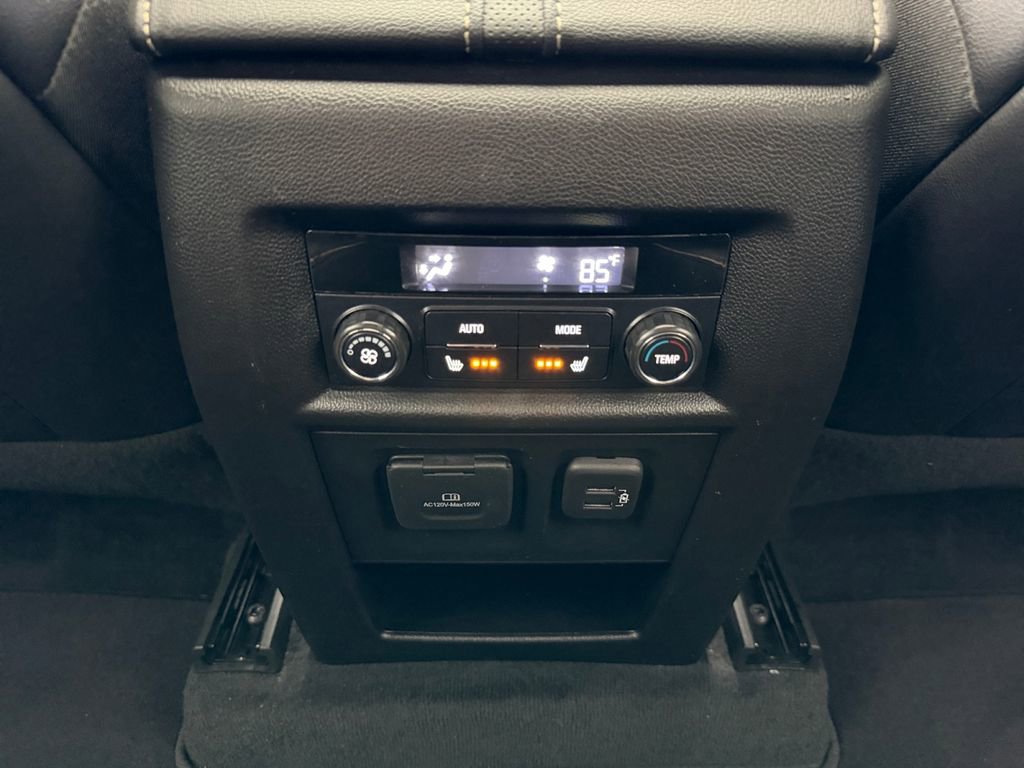 Used 2022 Chevrolet Traverse Premier image 30