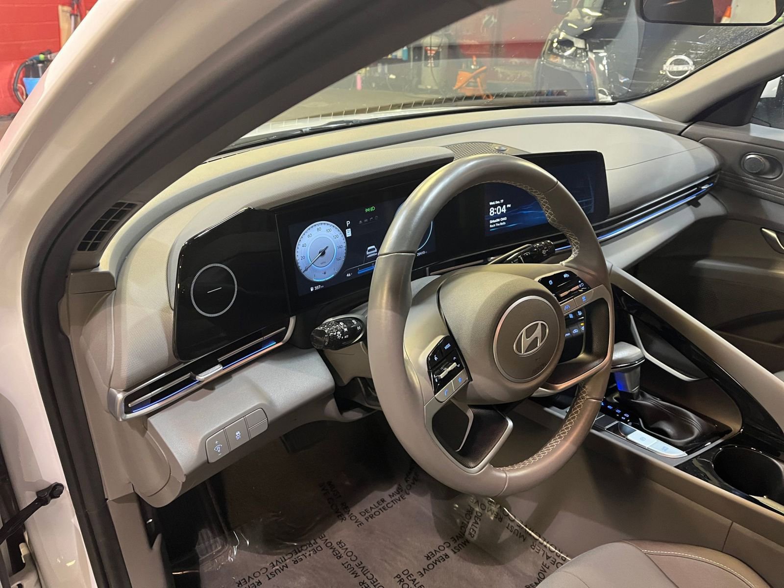 Used 2025 Hyundai Elantra SEL image 34