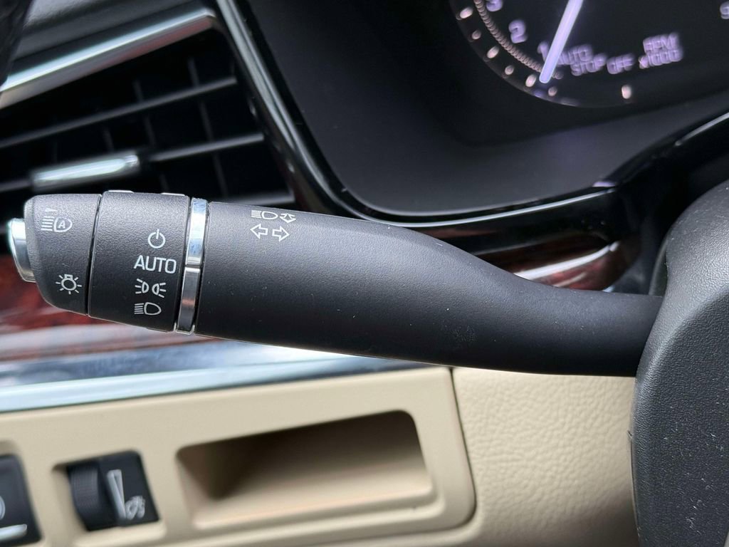 Used 2017 Cadillac XT5 Luxury w/ Driver Awareness Package image 29