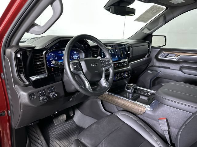Used 2025 Chevrolet Silverado 1500 LT Trail Boss w/ Convenience Package II AWD/4WD image 10