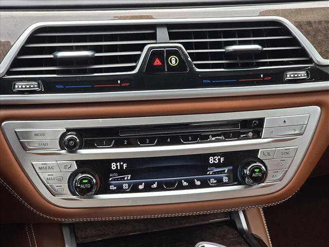 Used 2020 BMW 745e xDrive image 25