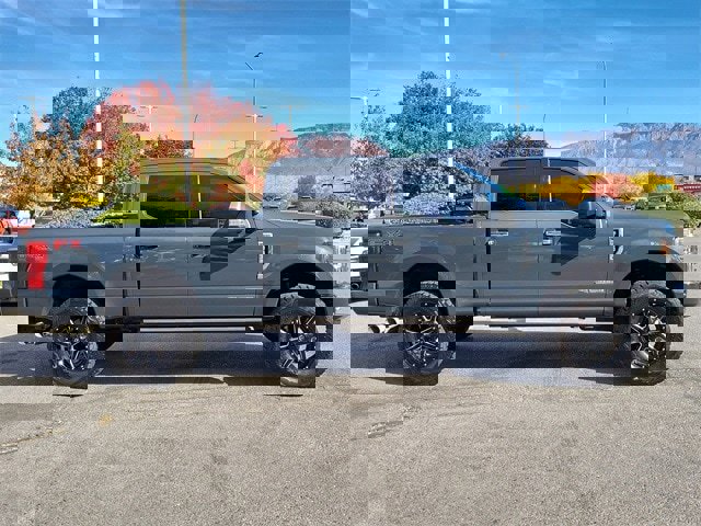 Used 2021 Ford F350 Platinum image 3