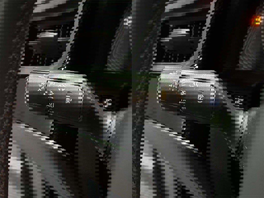 Used 2023 Lexus ES 350 w/ Premium Package image 22