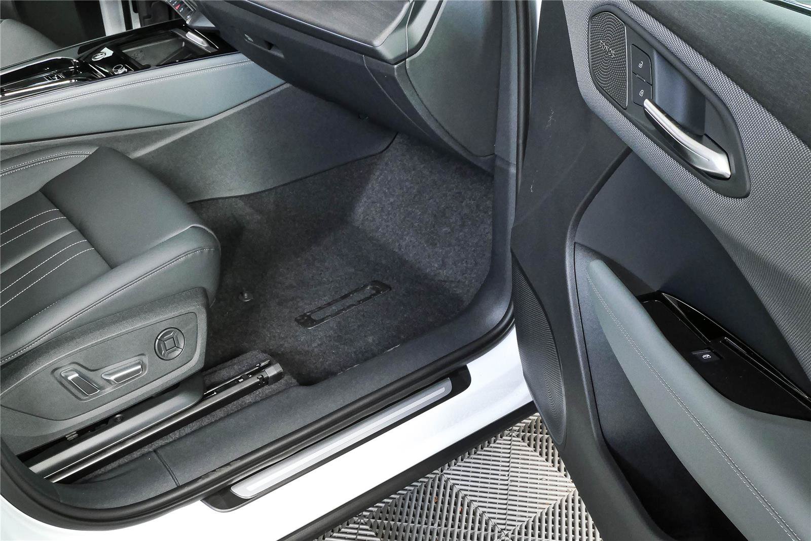 New 2026 Audi Q3 quattro 2.0T AWD/4WD image 27