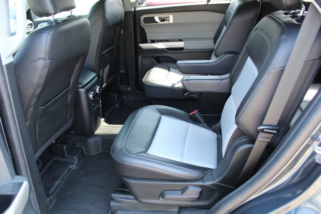 Used 2023 Ford Explorer XLT w/ Equipment Group 202A AWD/4WD image 15