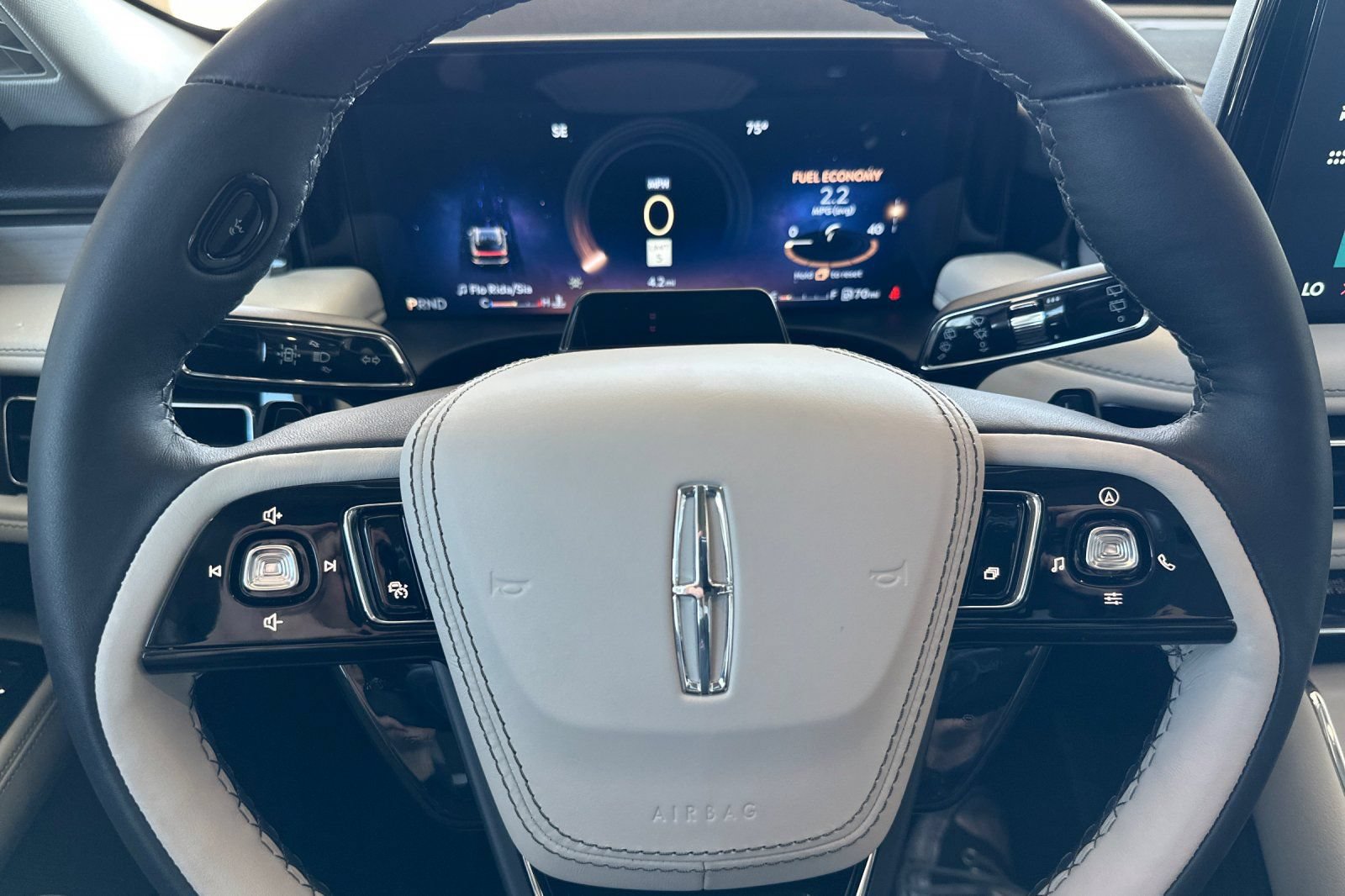 New 2025 Lincoln Aviator Reserve w/ Equipment Group 201A AWD/4WD image 24