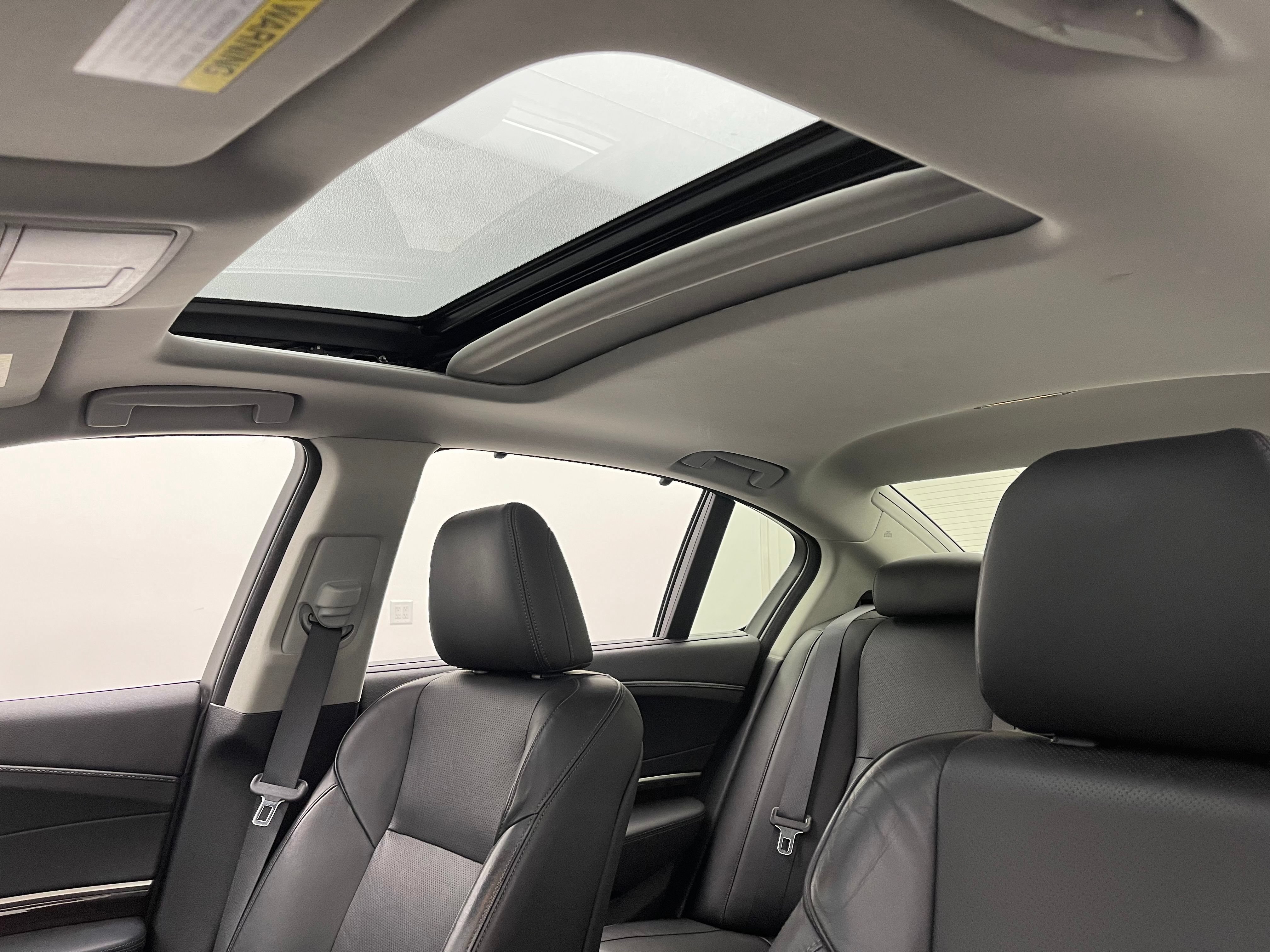 Used 2017 Acura RLX w/ Advance Package FWD image 4
