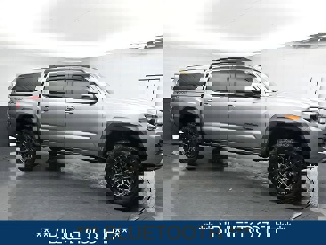 Used 2021 Toyota Tacoma TRD Off-Road w/ Technology Package image 3
