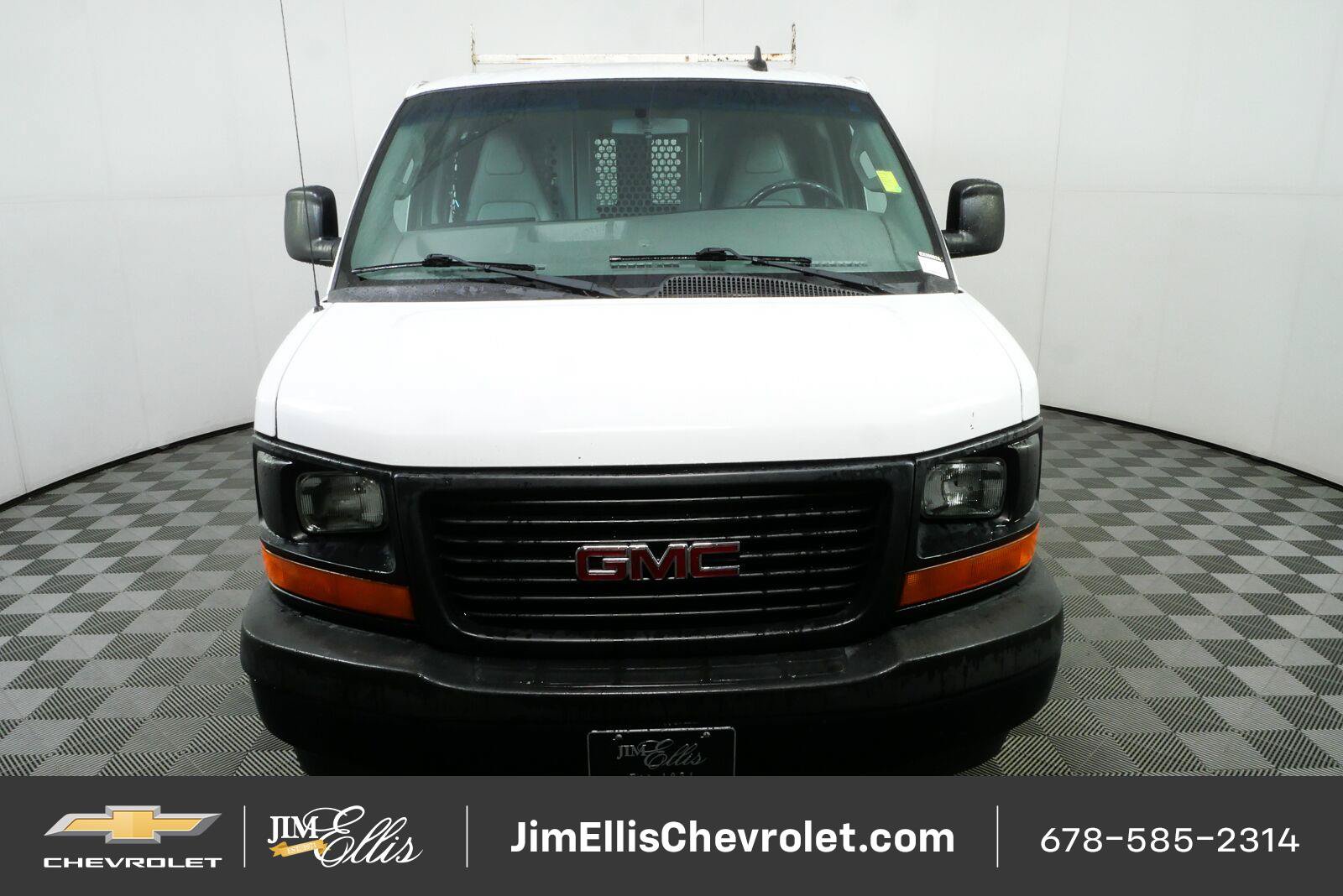 Used 2017 GMC Savana 2500 RWD image 21