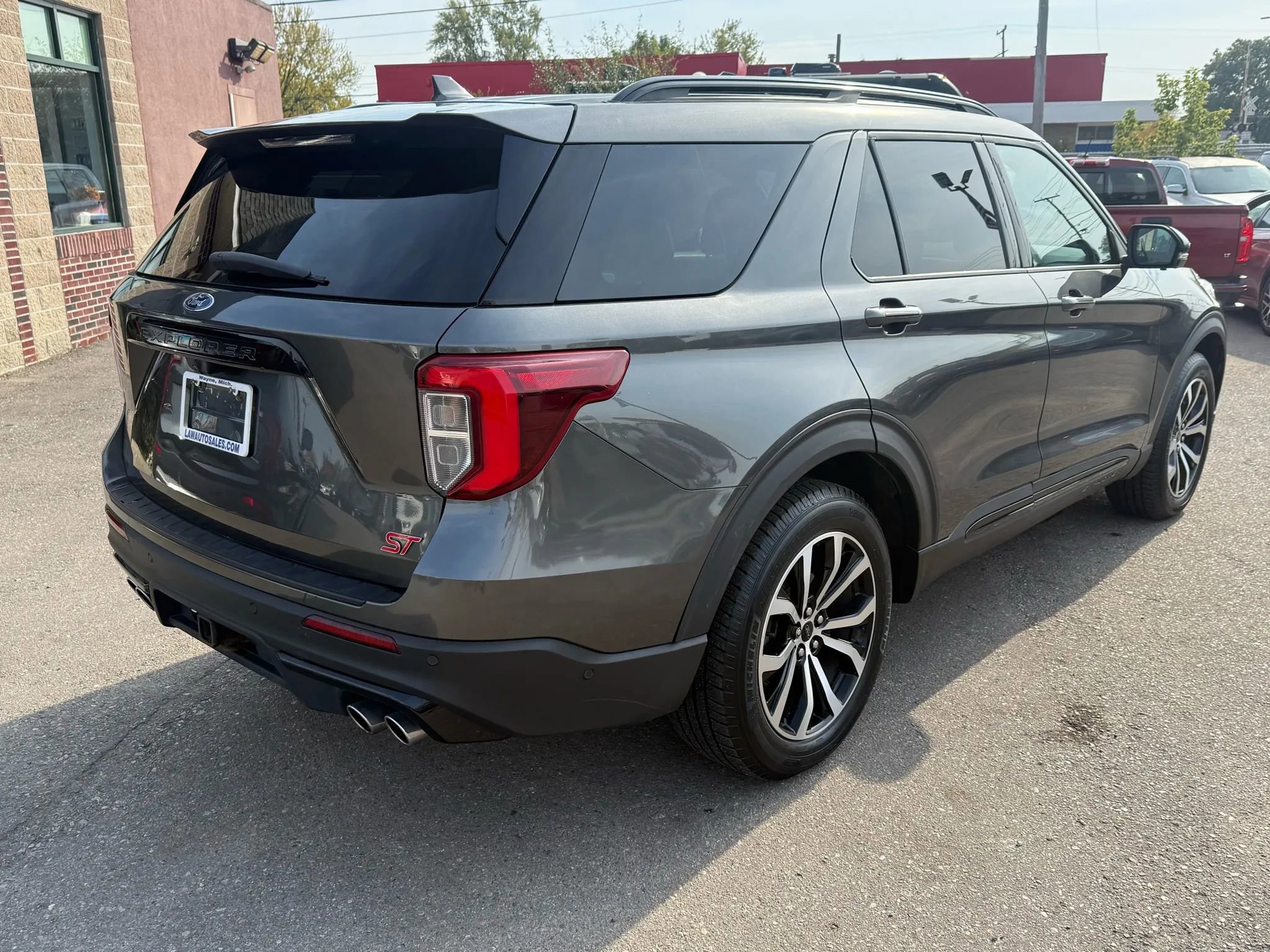 Used 2020 Ford Explorer ST w/ Premium Technology Package image 5