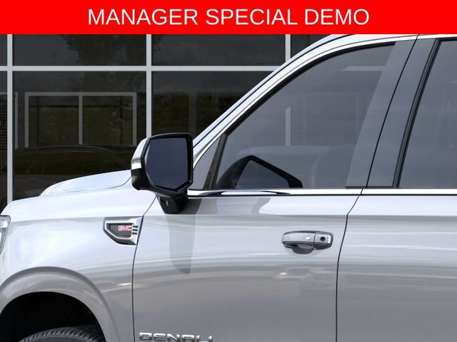 Used 2026 GMC Yukon XL Denali w/ Denali Reserve Package AWD/4WD image 12