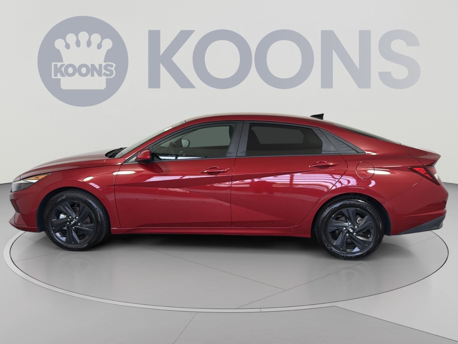 Used 2023 Hyundai Elantra SEL w/ Cargo Package FWD image 2