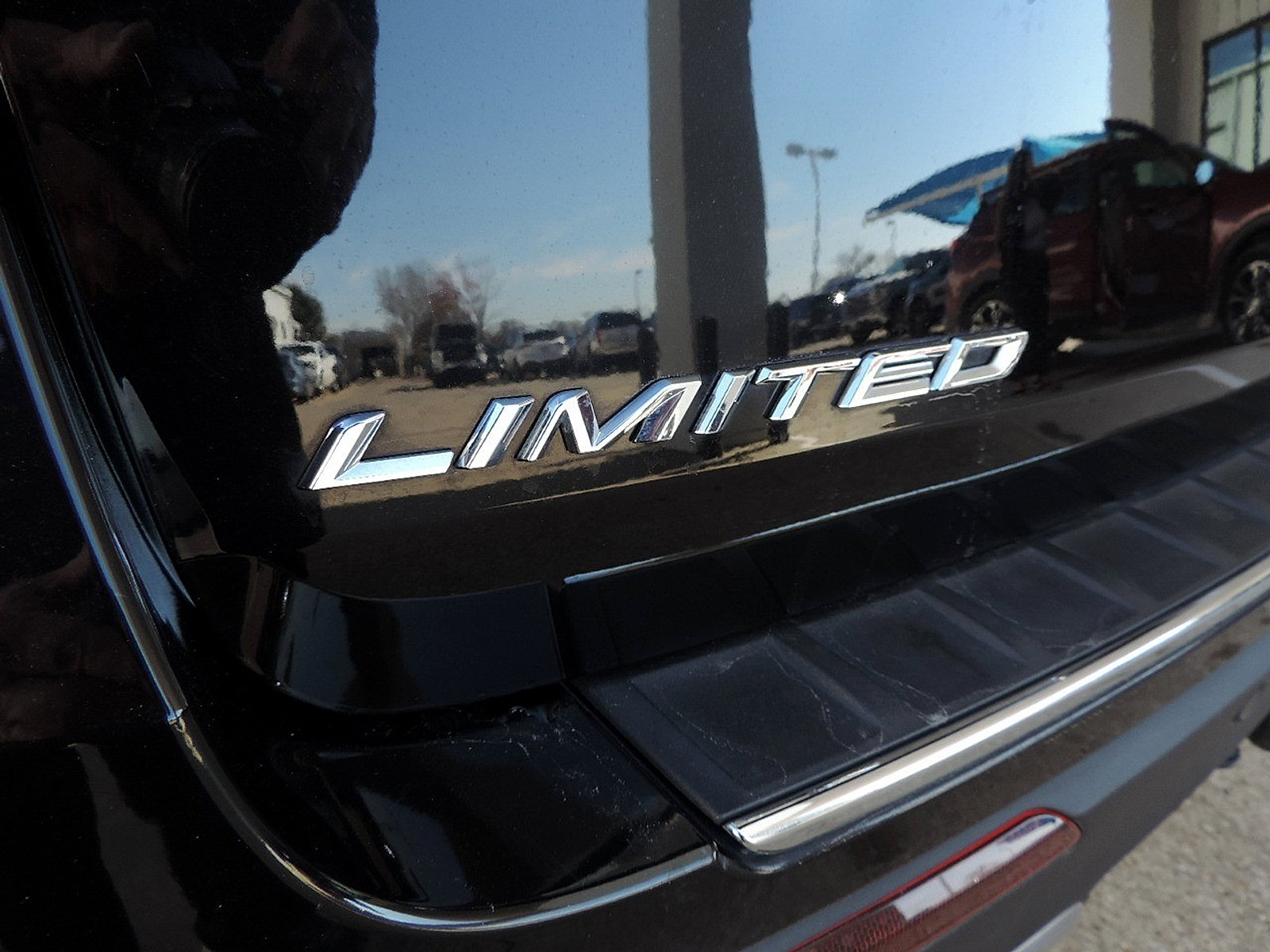 Used 2023 Ford Explorer Limited w/ Limited Technology Package image 14