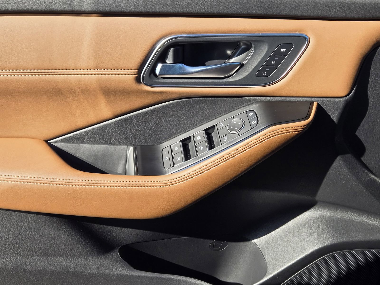 New 2026 Nissan Rogue Platinum image 21