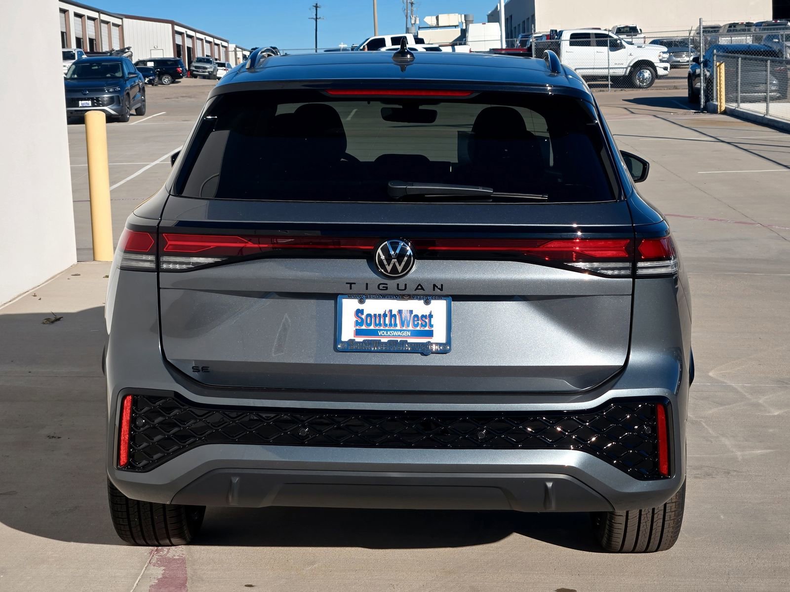 New 2026 Volkswagen Tiguan SE R-Line image 5