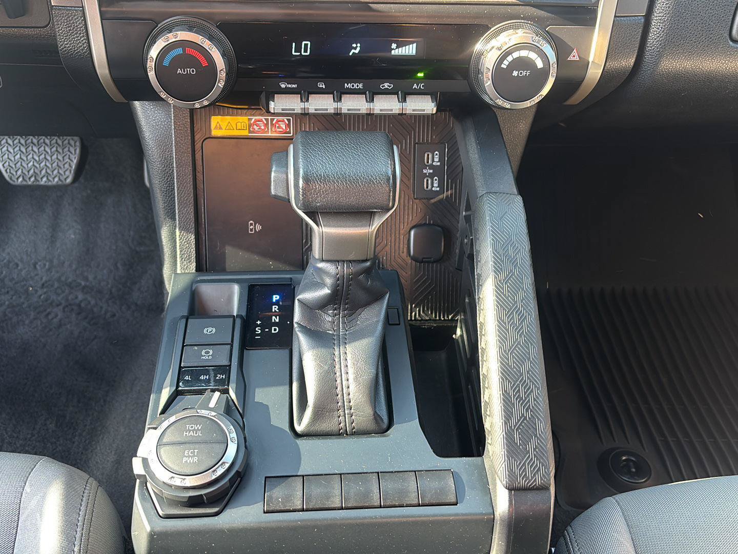 Used 2024 Toyota Tacoma SR5 w/ SR5 Upgrade Package AWD/4WD image 28