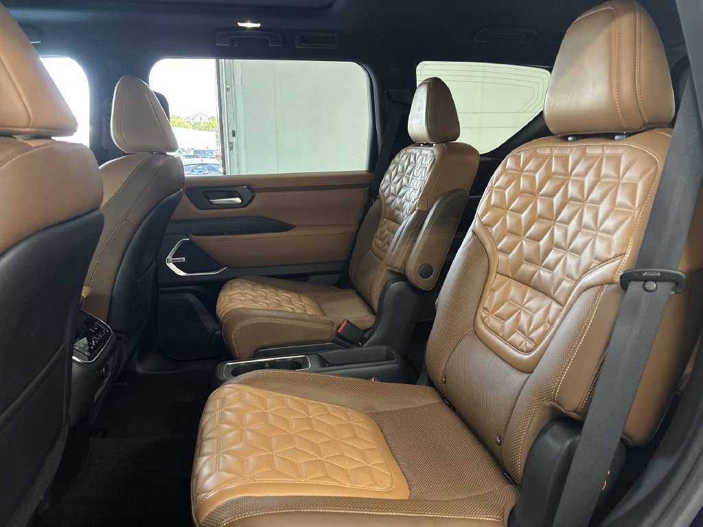 Certified 2025 Nissan Armada Platinum Reserve AWD/4WD image 20