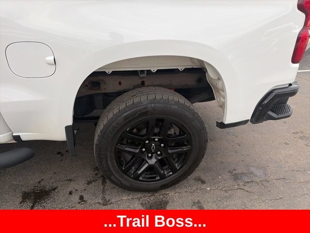 Used 2022 Chevrolet Silverado 1500 Custom Trail Boss w/ LPO, Dark Essentials Package AWD/4WD image 4