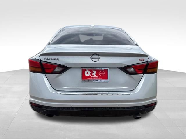Used 2023 Nissan Altima 2.0 SR FWD image 9