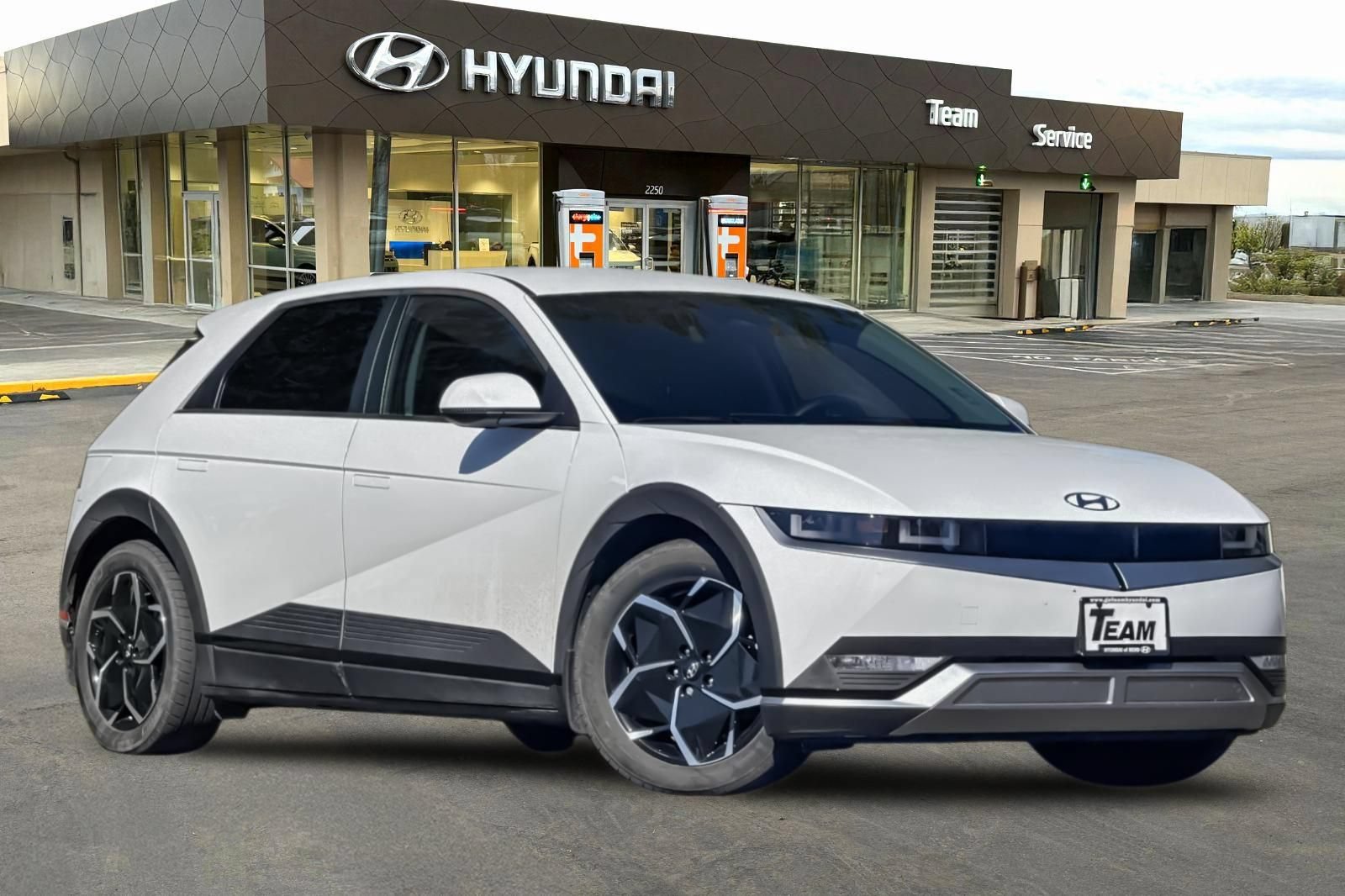Certified 2024 Hyundai Ioniq 5 SE AWD/4WD video 2