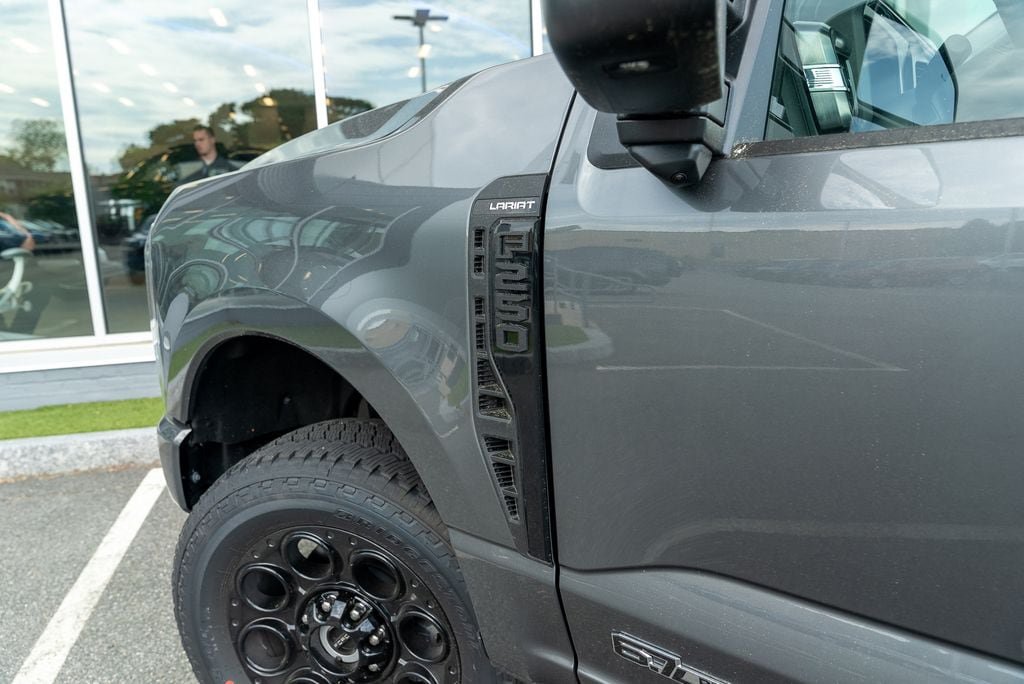 New 2026 Ford F250 Lariat w/ Black Appearance Package AWD/4WD image 10