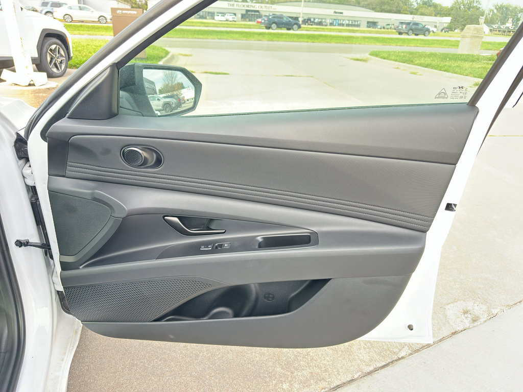 New 2025 Hyundai Elantra Sport image 26
