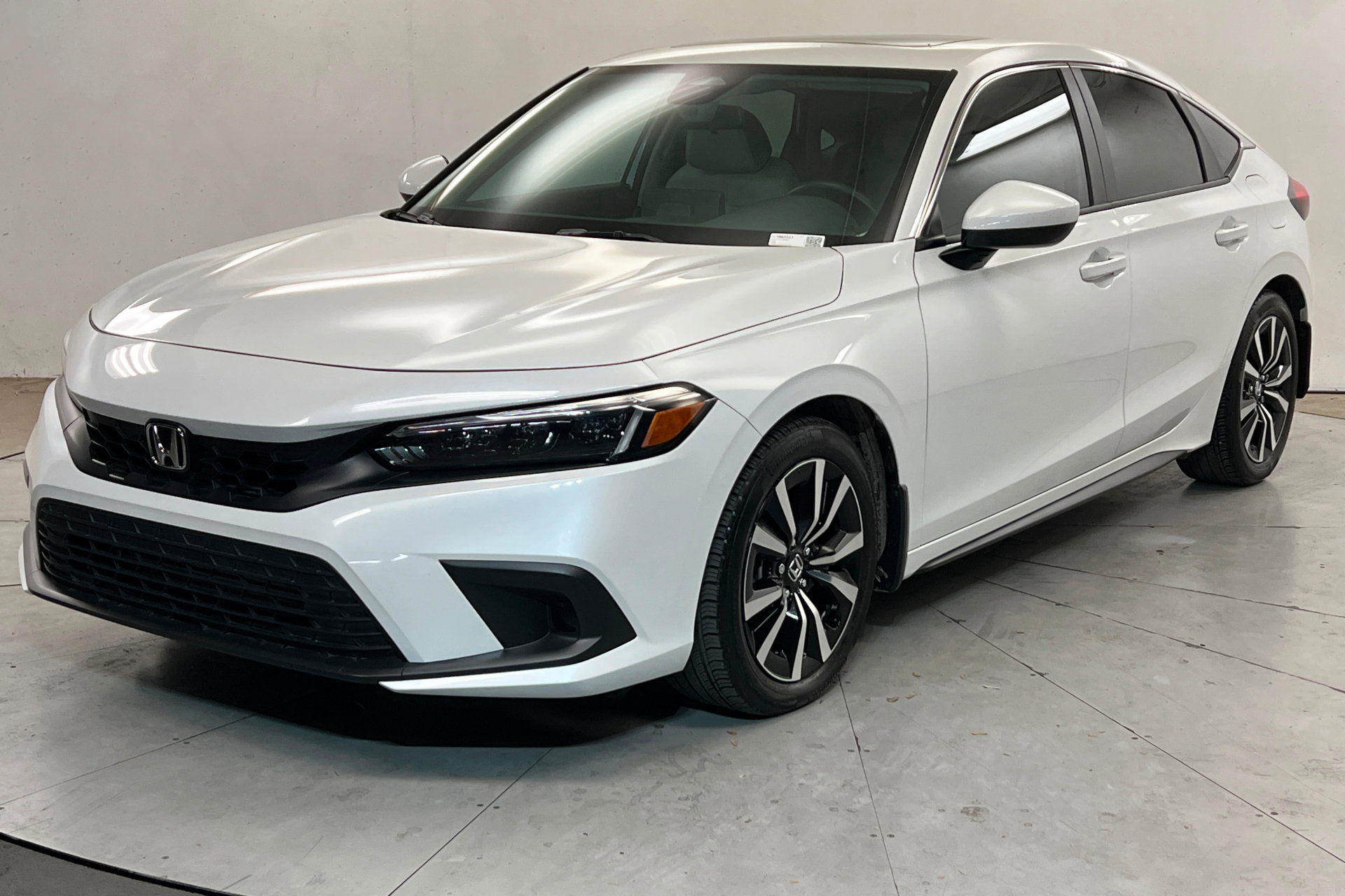 Used 2024 Honda Civic EX-L image 1