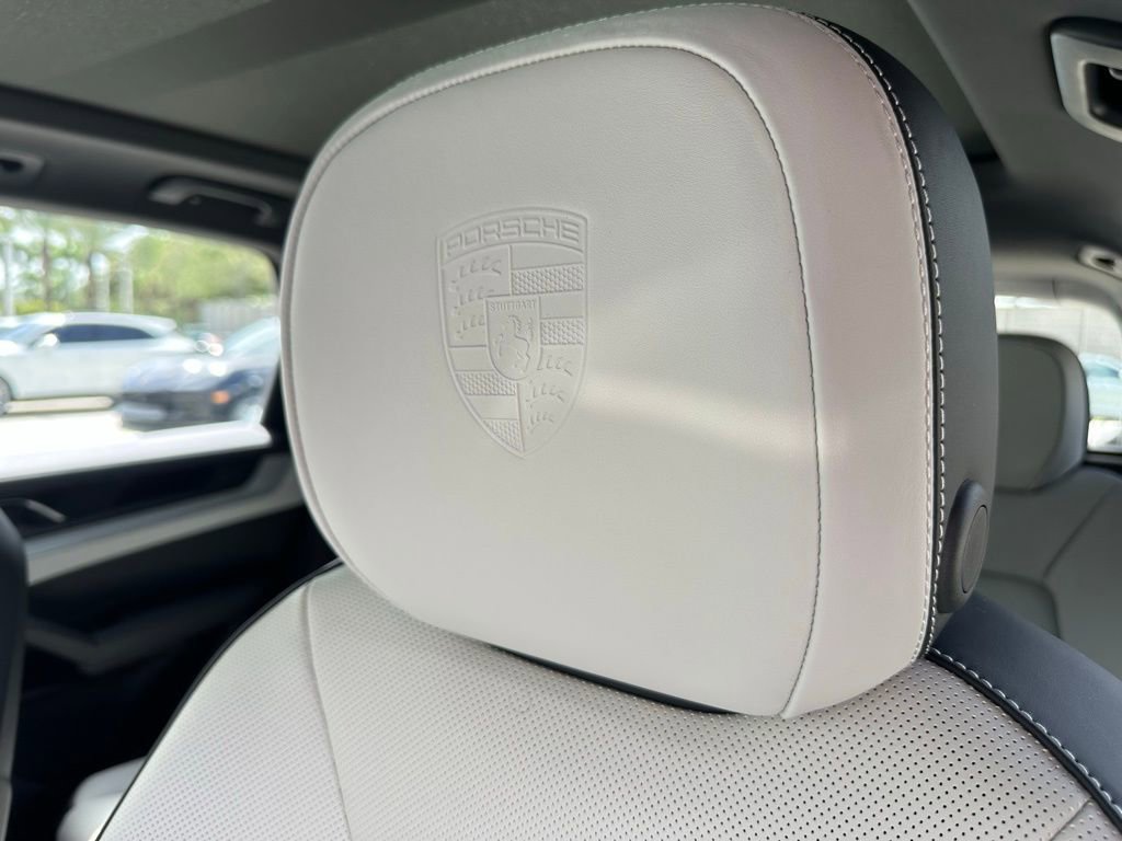 Certified 2025 Porsche Cayenne S AWD/4WD image 17